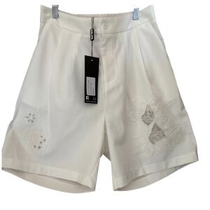 White Bermuda Shorts with Pleated Design and Embroidery